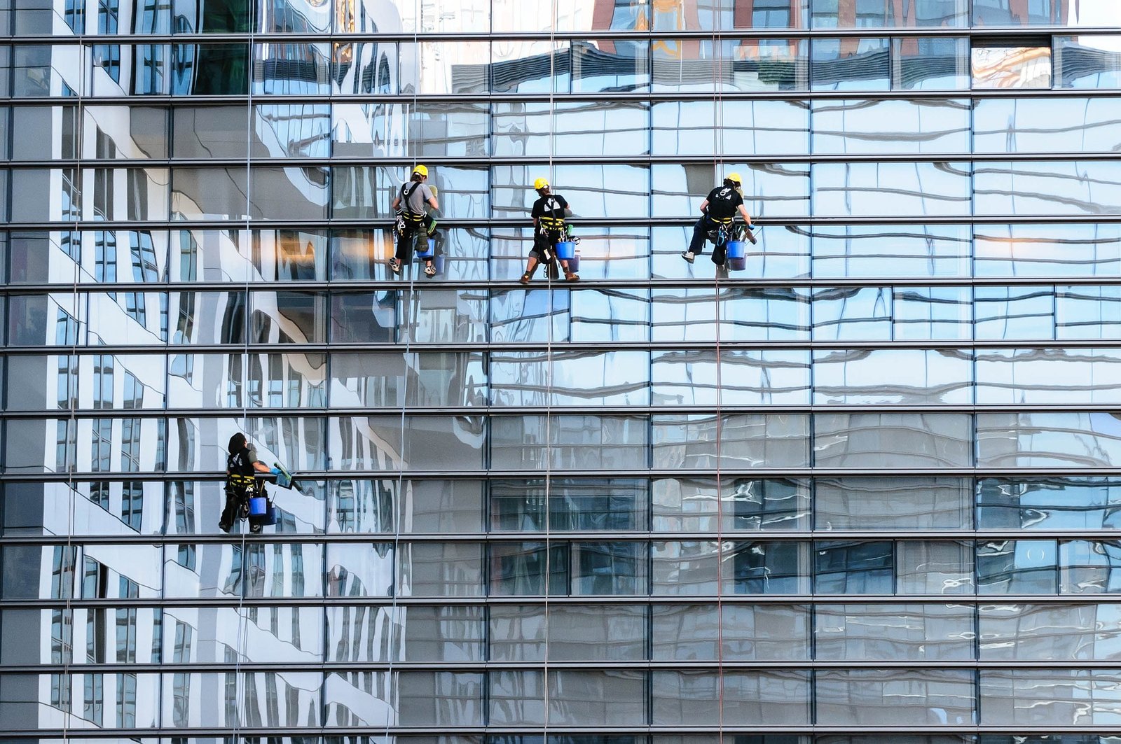 Professional Window Cleaning Services | Quantum Facility Services Australia